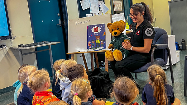 School children in Onslow learning first aid